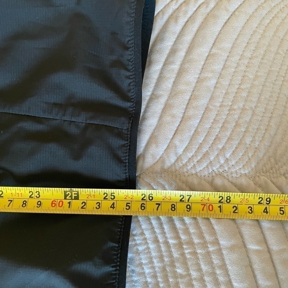 UNIQLO Lightweight Jacket Black Size Medium - Picture 4 of 10